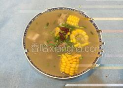 玉米连藕排骨汤