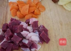 土豆炖肉腩的做法图解1