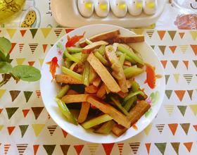 芹菜炒豆干[图]