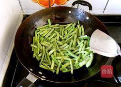 干煸四季豆的做法图解3