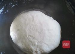 韭菜鸡蛋包子的做法图解1