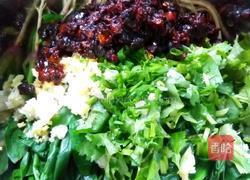 凉拌老干妈豆鼓菠菜的做法图解3