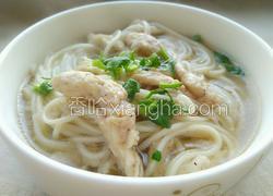 鸡丝热汤面
