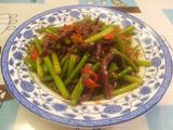 蒜苔炒牛肉