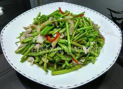 芦蒿炒咸肉丝