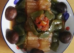 青椒炒冬瓜过年的时候吃太多肉，来一道这样清淡的菜，解解油腻，很不错的。