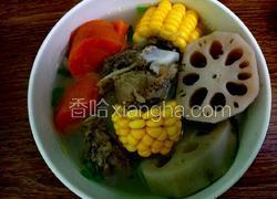 莲藕玉米龙骨汤