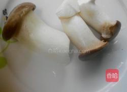 杏鲍菇香肠螺旋意面的做法图解2