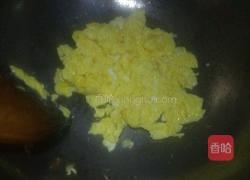蒜黄炒蛋的做法图解2