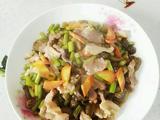 蒜苗红萝卜炒肉