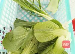 银针菇上海青肉丸汤的做法图解3