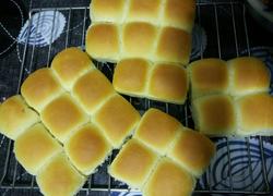 炼乳杏仁奶香小餐包