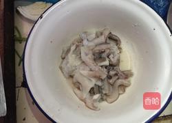 青椒炒鱿鱼的做法图解2