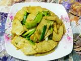 鱼饼炒荷兰豆的做法[图]
