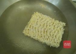 炒方便面的做法图解1