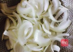 牛肉盖洋葱…（湿炒牛肉）的做法图解2