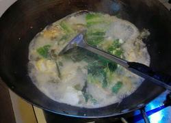 酸菜莴笋叶子蛋汤
