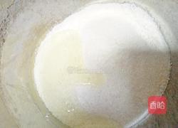 蛋白椰丝球的做法图解2