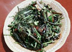 腊肉炒野蕨