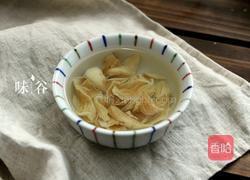 元肉百合栗子糖水的做法图解2