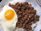 窩蛋免治牛肉饭的做法[图]