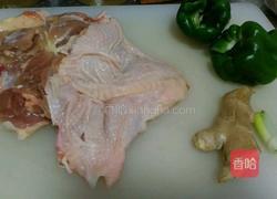 辣子鸡丁的做法图解1