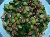 黄瓜肉丁