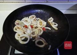 青瓜炒鲜鱿的做法图解8