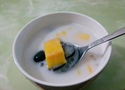 椰子汁水果西米露
