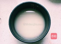 瑶柱腊肠瘦肉香菇萝卜饭的做法图解2