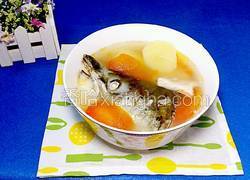 三文魚頭蕃茄土豆瘦肉湯