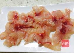 海鲜鱼片粥（美味营养丰富，口感极佳）的做法图解1
