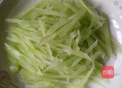 清炒莴笋的做法图解1