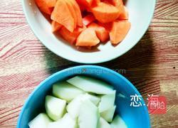 青木瓜胡萝卜红枣炖排骨的做法图解2