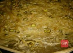 今麦郎大金野红烧牛肉面绿豆披萨的做法图解5
