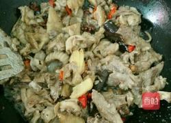 猪头肉肠子炖腊豆腐的做法图解6