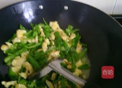 辣椒炒鸡蛋的做法图解3