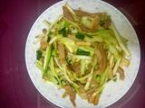 韭黄炒肉丝