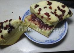 蔓越莓果粒加草莓果酱蛋糕