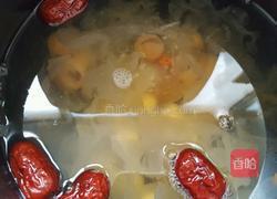银耳荔枝大枣莲子羹的做法图解5