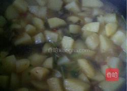 土豆烧酸菜的做法图解4