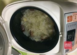 银耳红枣汤的做法图解2