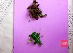  香椿拌豆腐的做法图解2