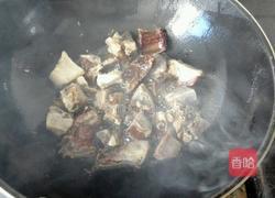 浓汤炖腊排骨芦瓜皮的做法图解1