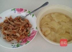 辣白菜土豆片的做法图解1