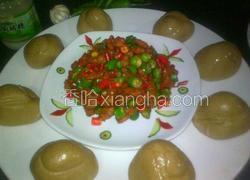 窝头夹辣子肉丁