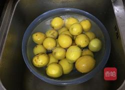 酸酸甜甜的柠檬膏的做法图解1