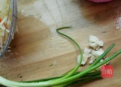 清炒胡萝卜土豆丝的做法图解2