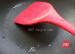 香椿芹菜肉渣的做法图解2