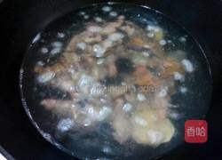 杂菌胡萝卜咸骨汤的做法图解3